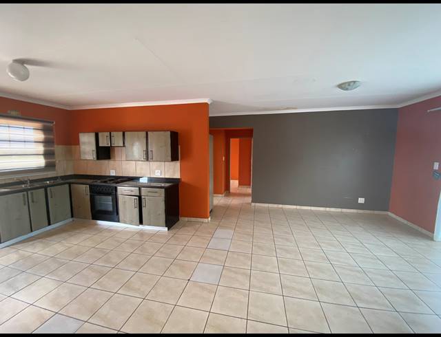 2 BEDROOM SECTIONAL TITLE FOR SALE IN RAVENSWOOD